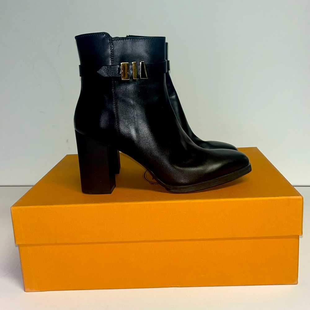 Todd black leather boots with gold buckle Size 39 1/2